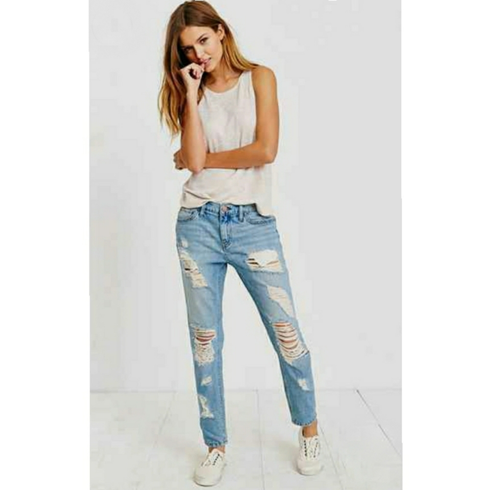 Boyfriend style BDG Slim BF Low Rise Ripped Jeans